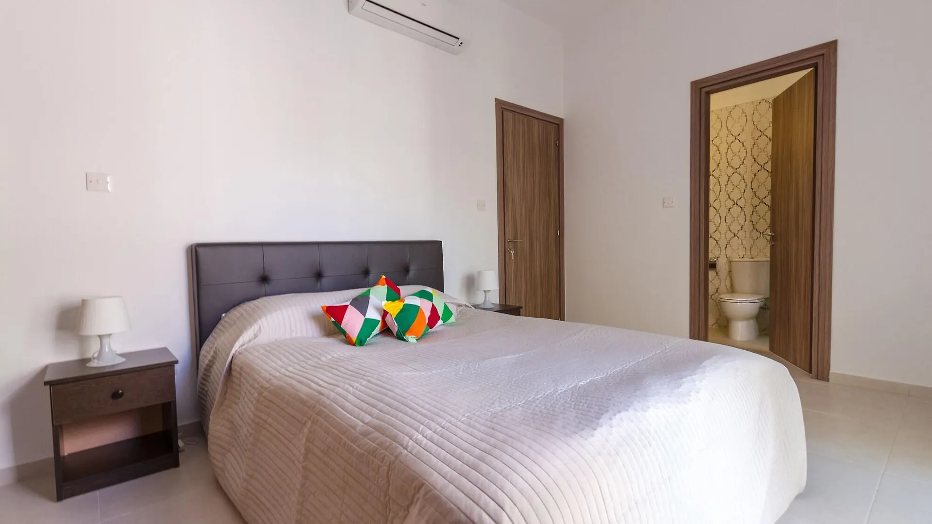 Qcc Residence Larnaca Apartment