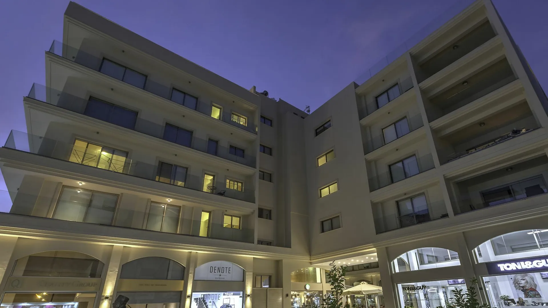 לרנקה Qcc Residence 0*,  קפריסין